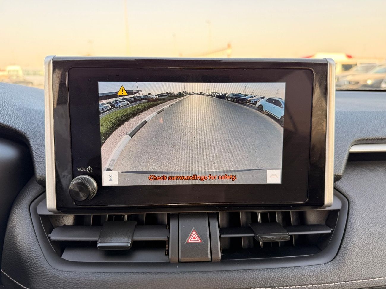 تويوتا راف ٤ XLE 2.5 L AWD Full Option 2025