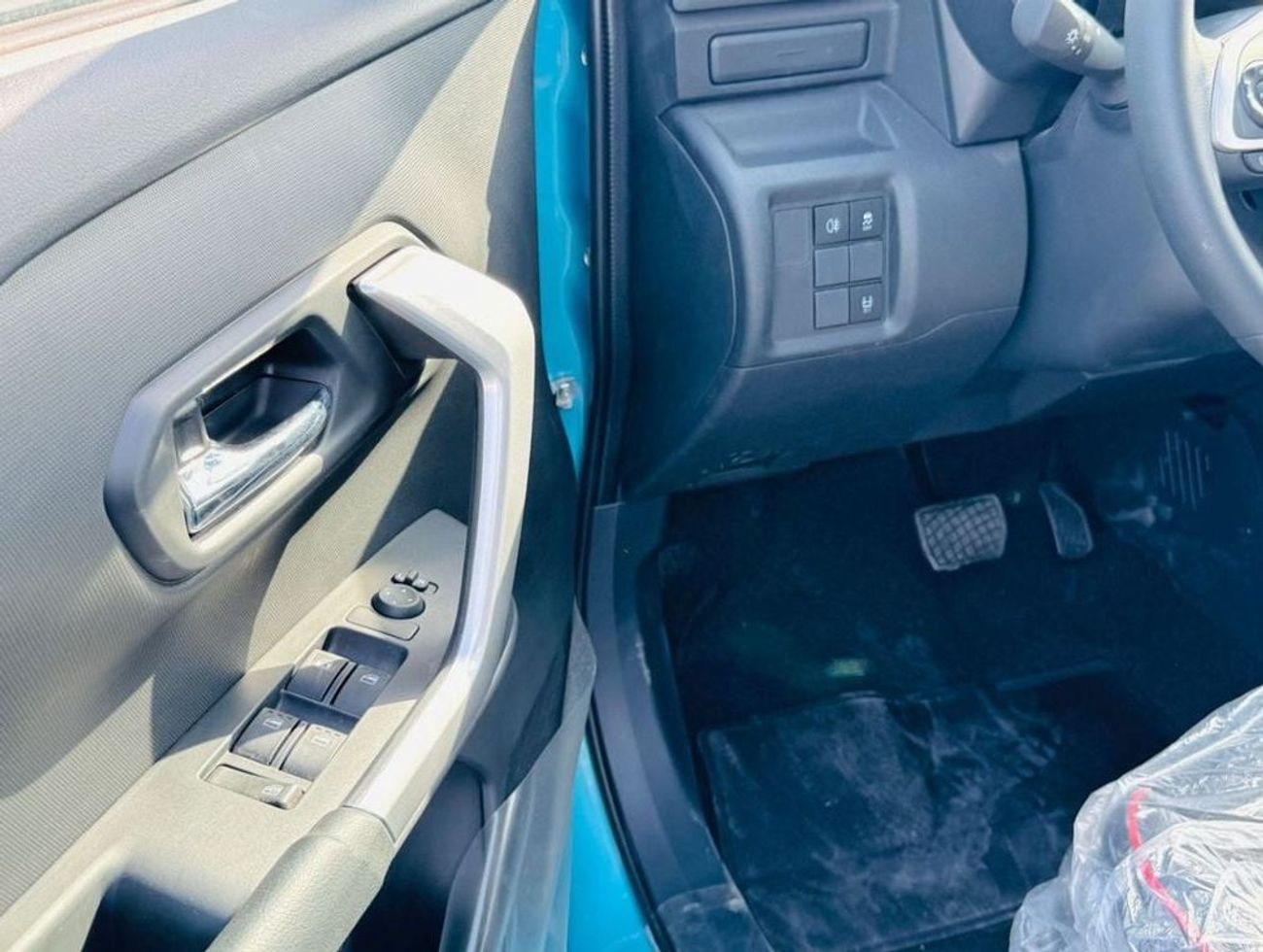 Toyota Raize TOYOTA RAIZE 1.0L PETROL 4WD COLOR TURQOUISE-MODEL 2023