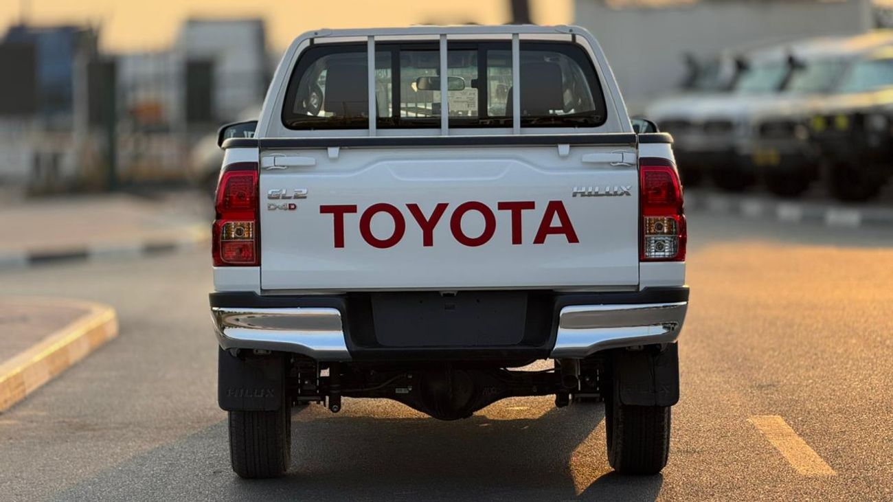Toyota Hilux GL 2 2.4L AWD