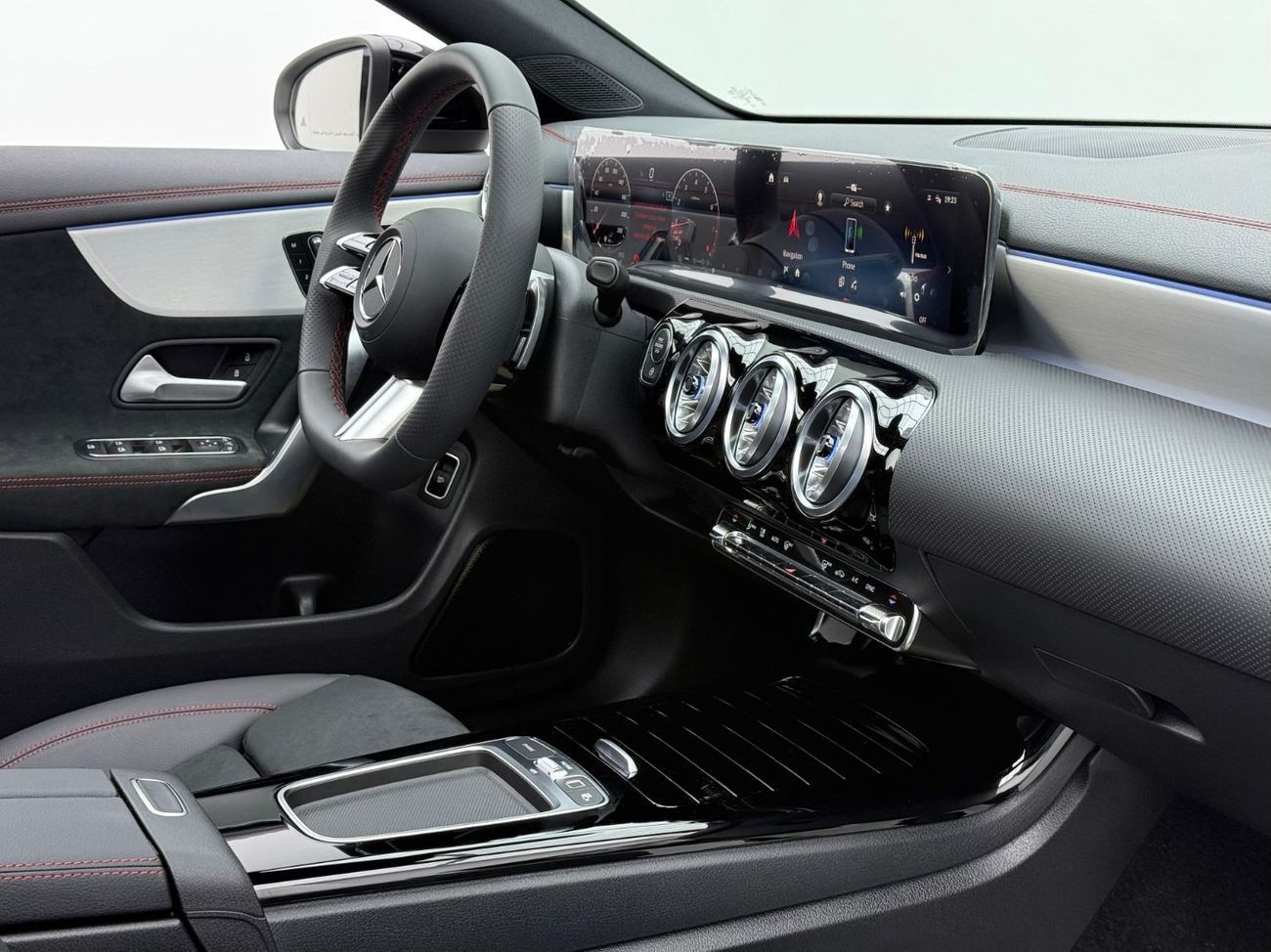 مرسيدس بنز CLA 250 Std 2.0L (221 HP) *Brand New* 2025 Mercedes-Benz CLA250 AMG, 5 Years MB Warranty, Delivery Kms, Full