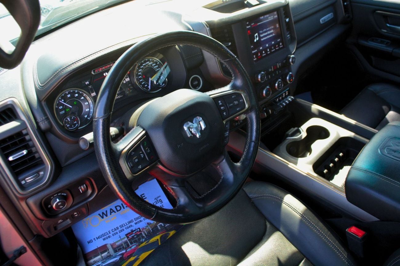 رام 1500 Rebel 5.7L Crew Cab Utility (5 Seater)