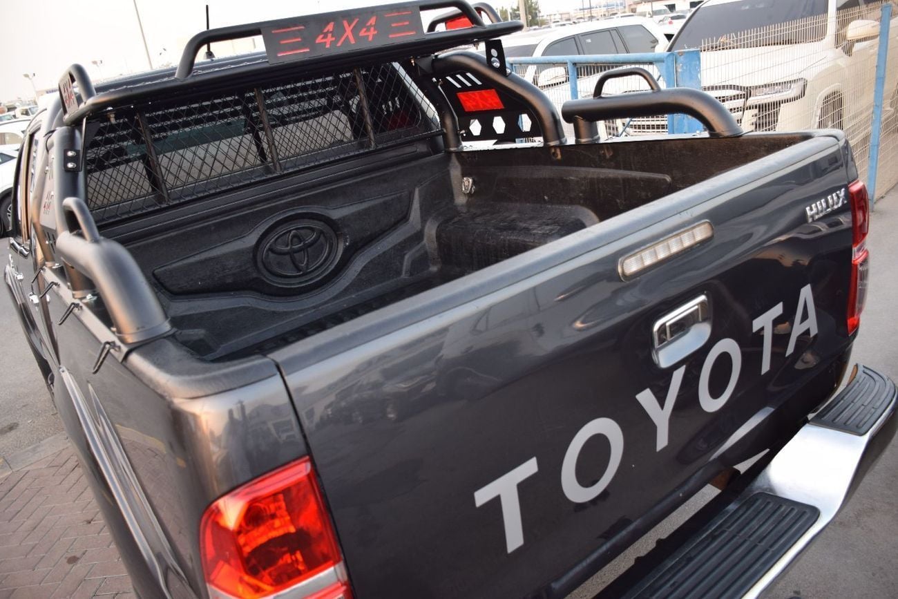 تويوتا هيلوكس DLX 4x4 Diesel 3.0L Right Hand (Export Only)