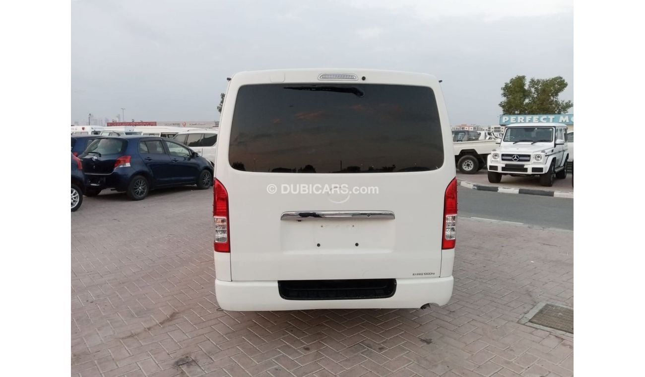 تويوتا هاياس TOYOTA HIACE RIGHT HAND DRIVE (PM1005)