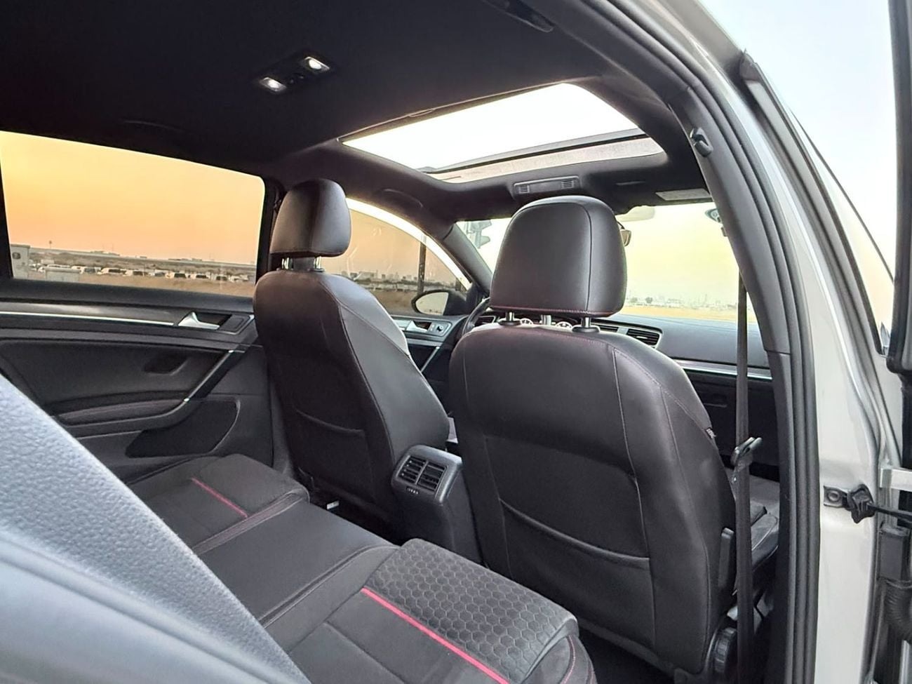 Volkswagen Golf GTI SPORT