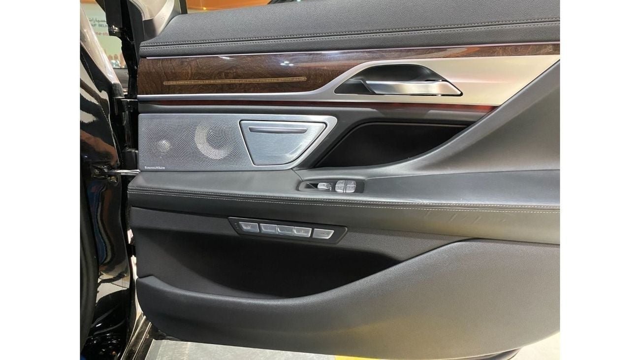 BMW 750Li Luxury BMW 7 Series | 750Li X Drive | 2016 |