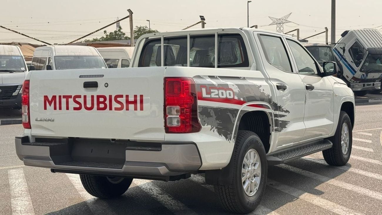ميتسوبيشي L200 GLX DCABIN 2.4L DIESEL 4X4  6SPEED A/T