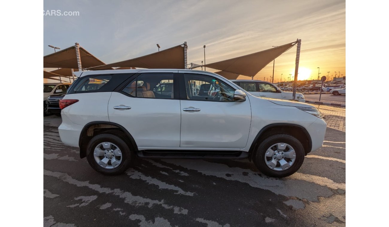 Toyota Fortuner 2016 Toyota Fortuner GX (AN150), 5dr SUV, 2.7L 4cyl Petrol, Automatic, Four Wheel Drive CAR IS CLEAN