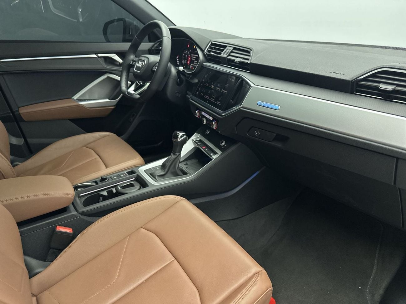 Audi Q3 35 TFSI Advanced 2.0L Q3 Sportback 35 TFSI 150hp (Ref# 75853)