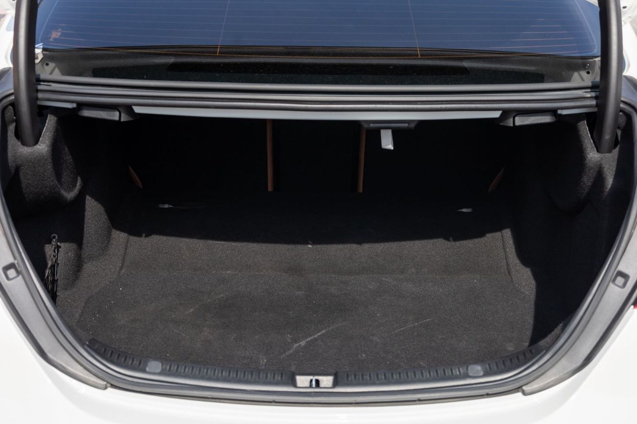 مرسيدس بنز E300 Premium 2.0L