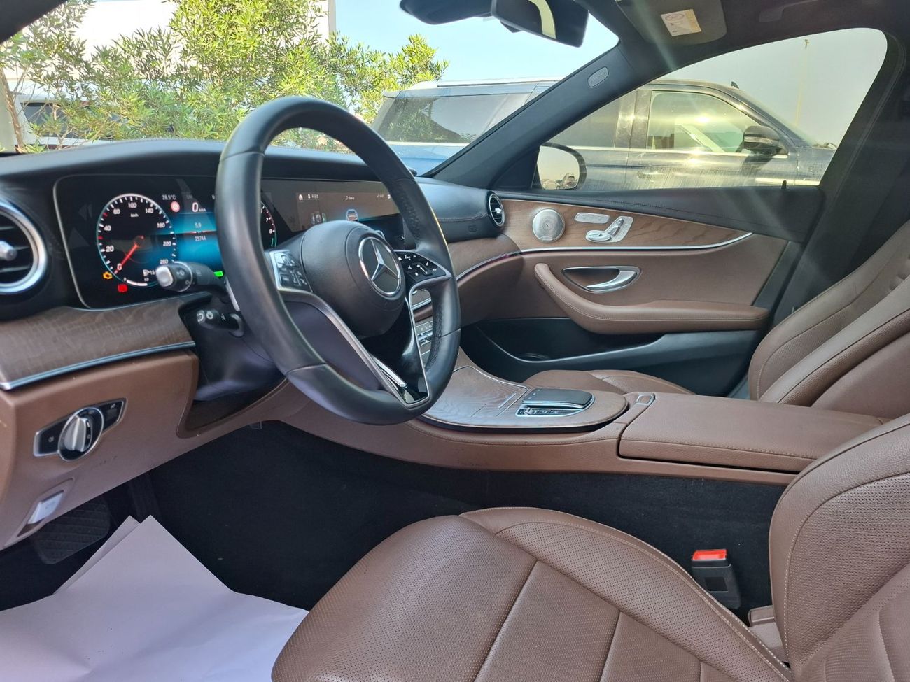 Mercedes-Benz E300 Premium + 2.0L Mercedes-Benz E300e 2021 full option