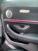 مرسيدس بنز E300 Mercedes-Benz E300 4Matic panorama V4 2.0L Model 2017 Price:90.000AED  Mileage:140.000 Km  Specifica