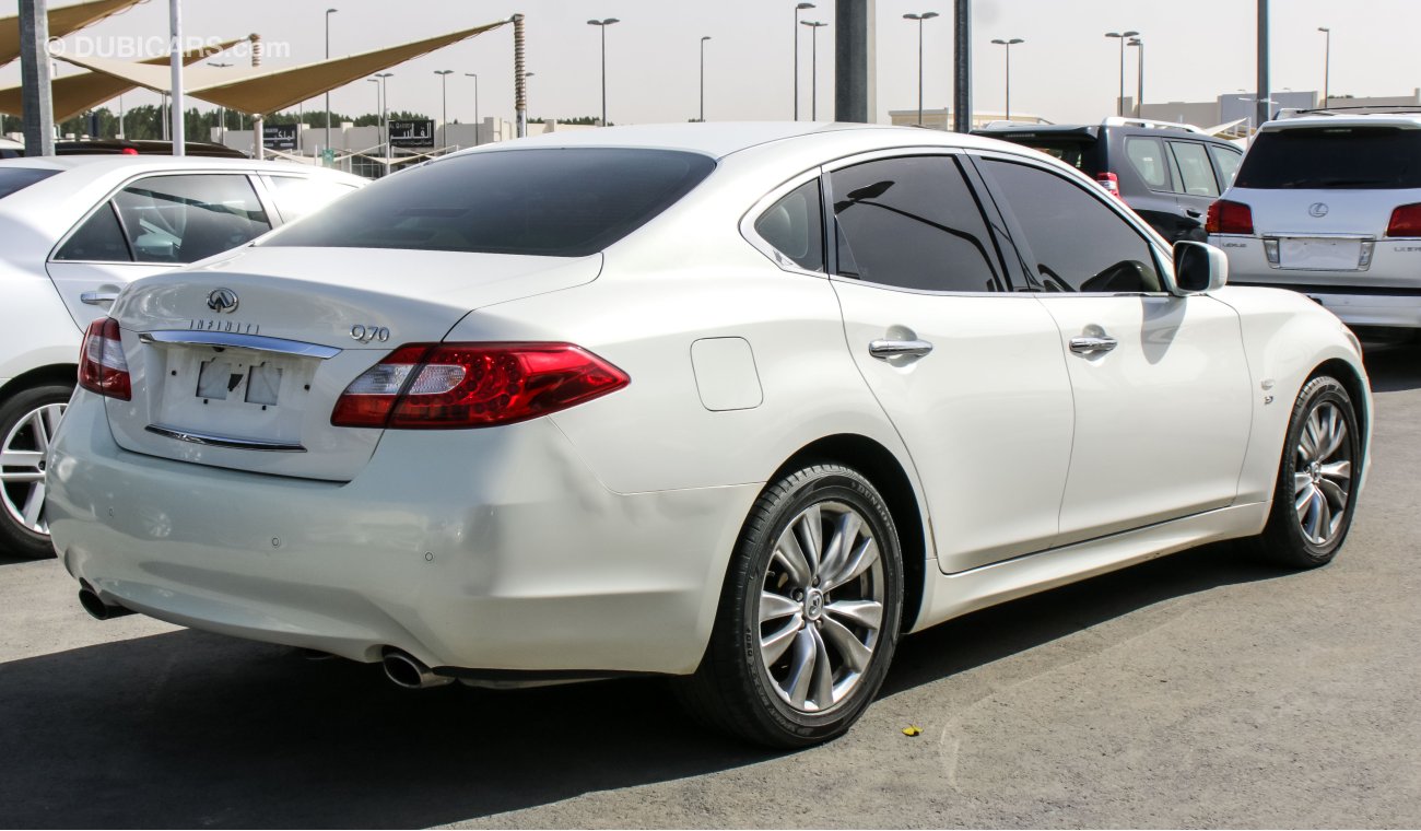 إنفينيتي Q70 3.7L