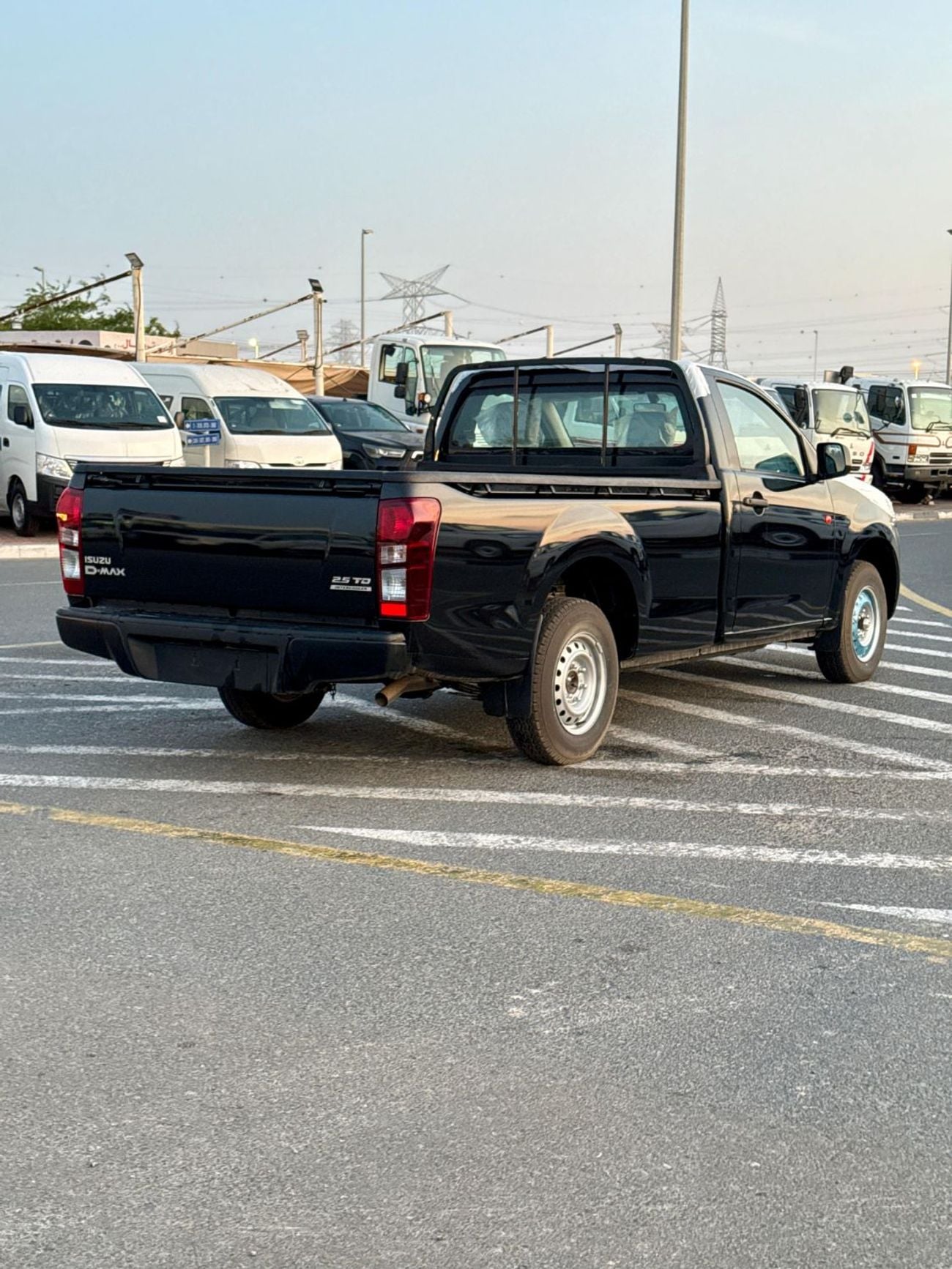 Isuzu DMax ISUZZ -D-MAX - SiNGLE CAB - 4x2 - 2.5L - DiESEL - BLACK