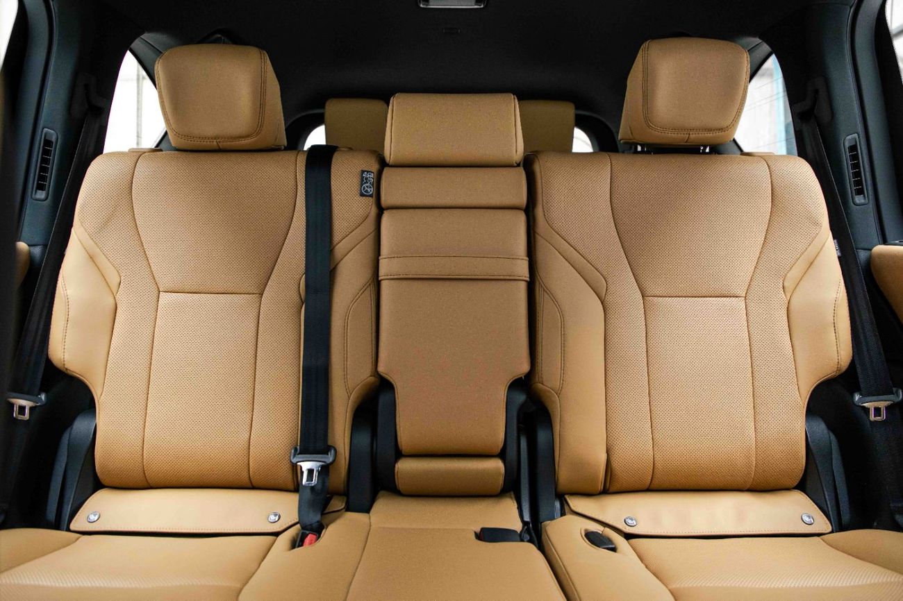 Lexus LX 600 Signature 3.5L - Sonic Quartz Inside Black | Export Only