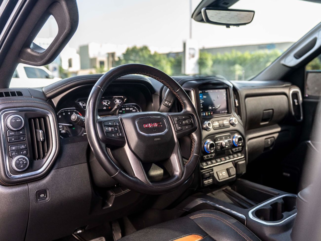 جي أم سي سييرا 5.3L V8 AT4 Crew Cab (AWD)