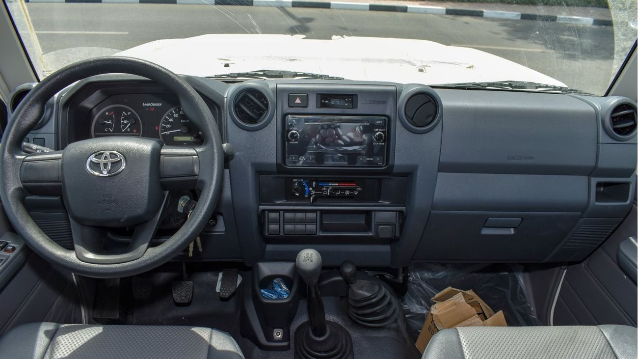 تويوتا لاند كروزر بيك آب Diesel  Manual Transmission