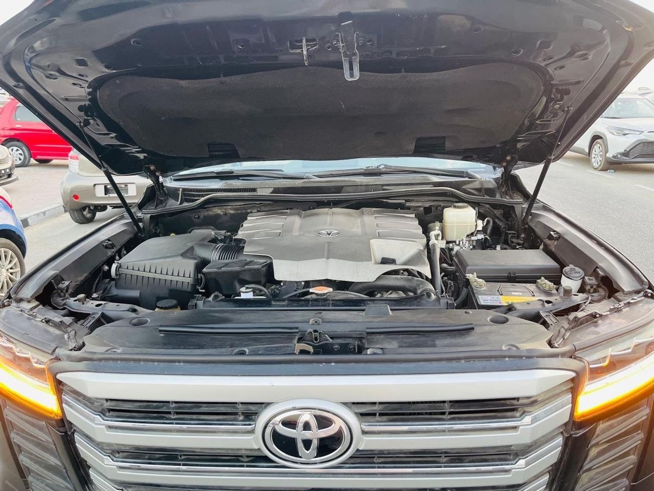 تويوتا لاند كروزر Toyota landcuriser GXR V8  2014  upgrade inside & outside 2024 shape full option