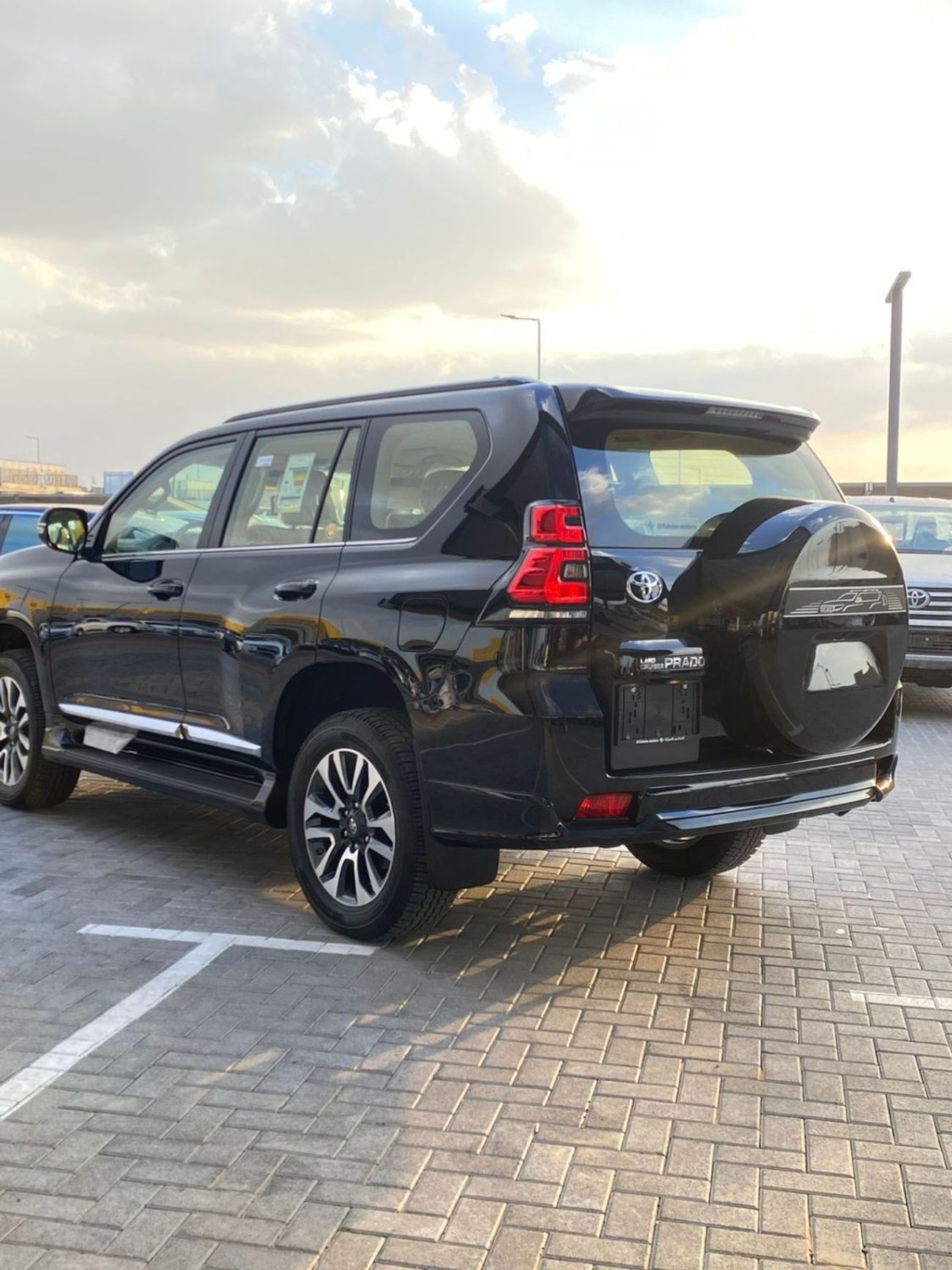 تويوتا برادو TOYOTA PRADO VX-R 4.0L PETROL | GCC | 2023 | O KM | 02 YEARS WARRANTY |