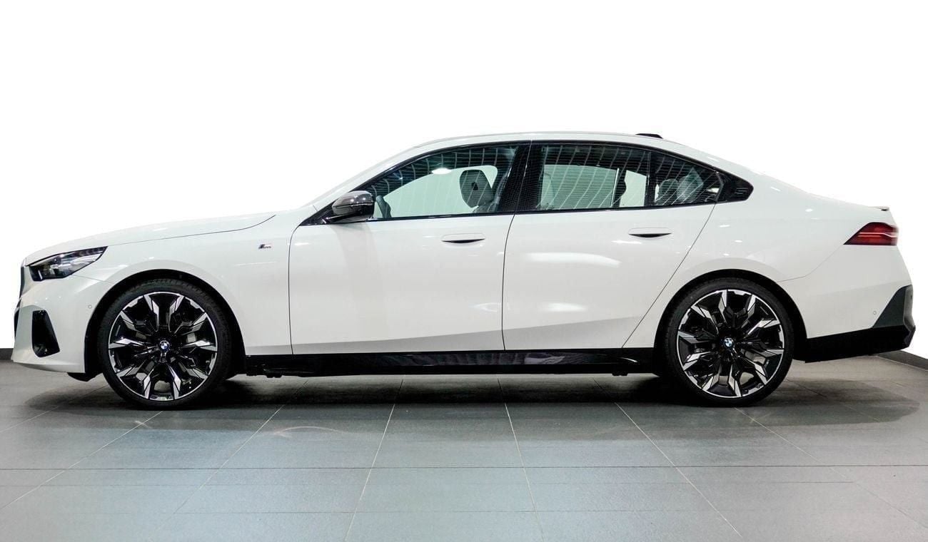 بي أم دبليو 530i Sedan Master M Sport Pack