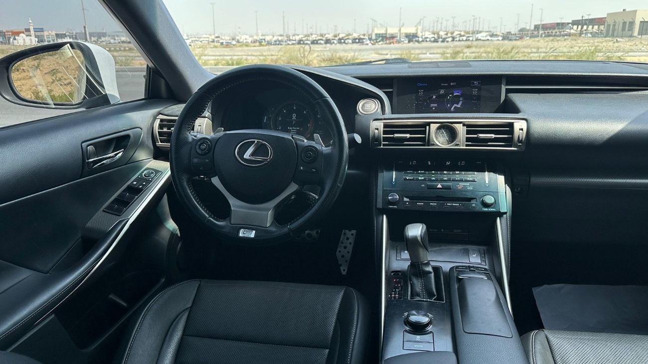 لكزس IS 250 F Sport 2.5L
