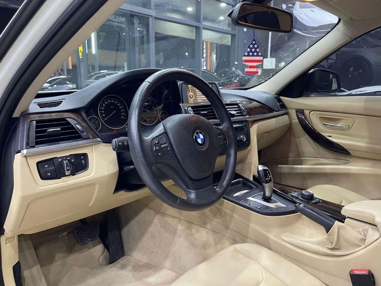 بي أم دبليو 320 FULL OPTIONS Exclusive 2.0L BMW 3 Series 320 2014