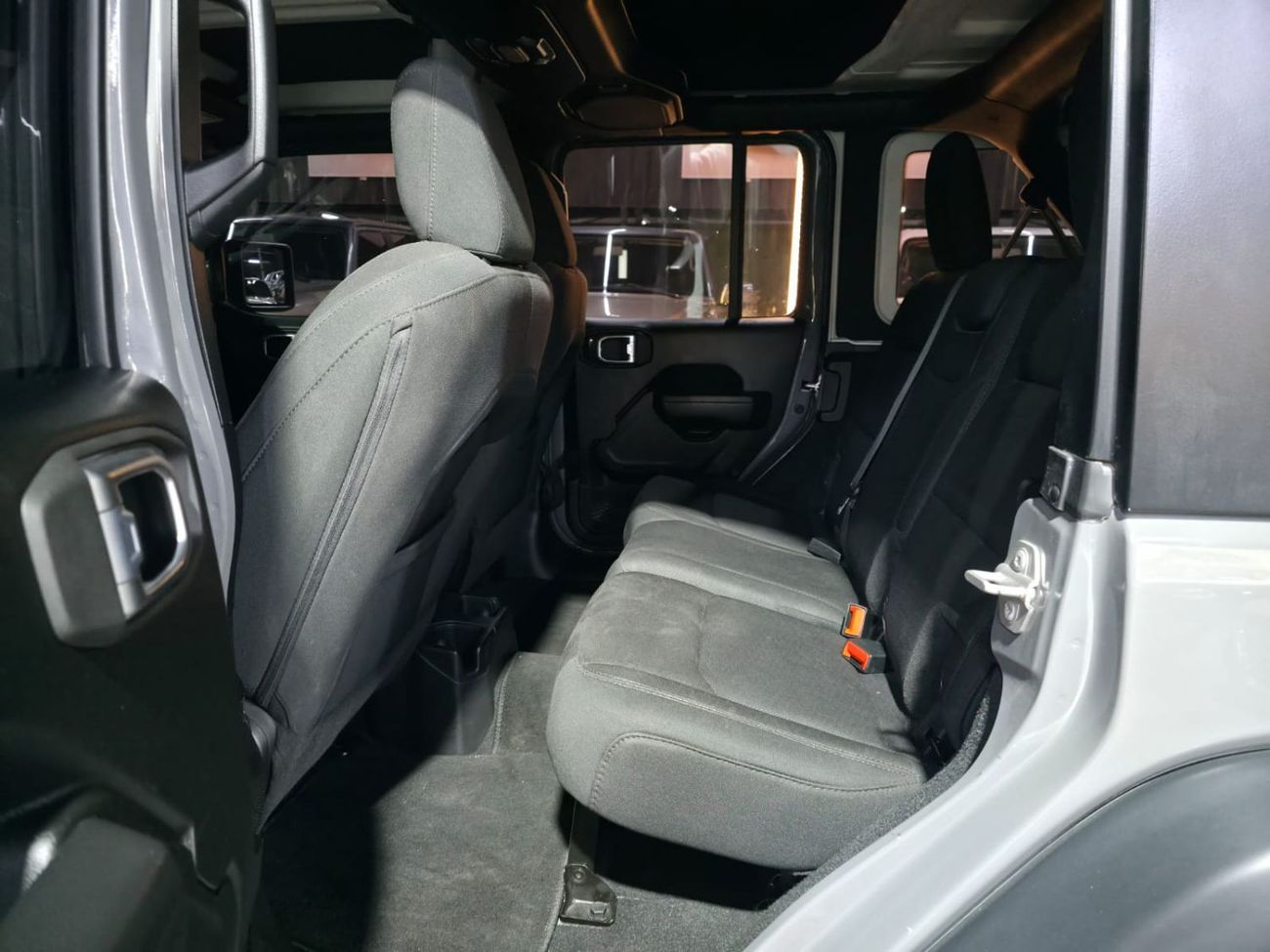 Jeep Wrangler Unlimited Sport 3.6L A/T