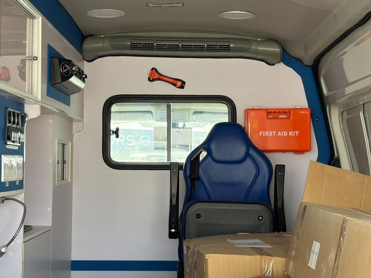 Toyota Hiace HIGHROOF | 3.5L V6 PETRO  M/T  | EMERGENCY MEDICAL AMBULANCE | MY2026
