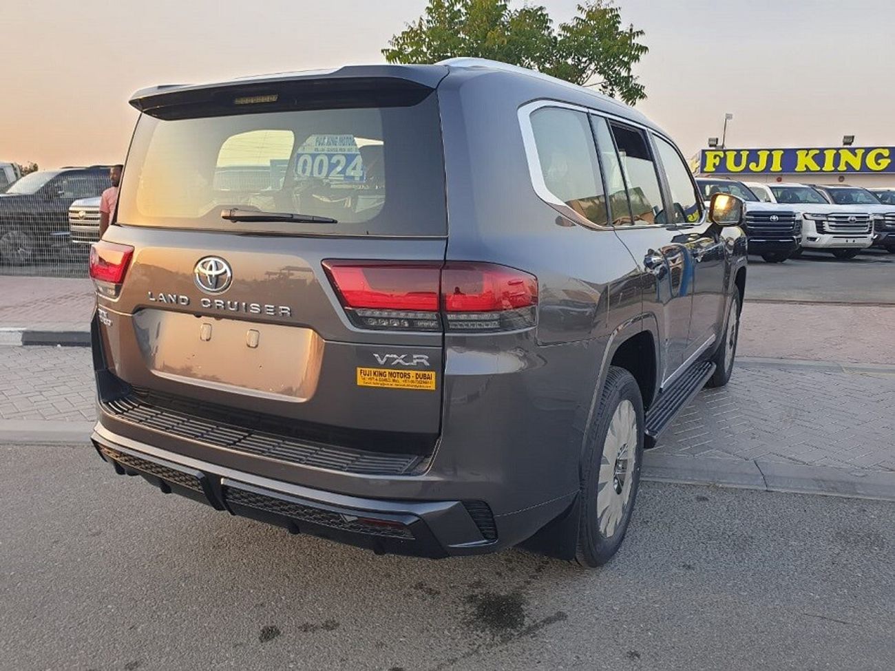 Toyota Land Cruiser 3.3L TWIN TURBO VXR (DIESEL)