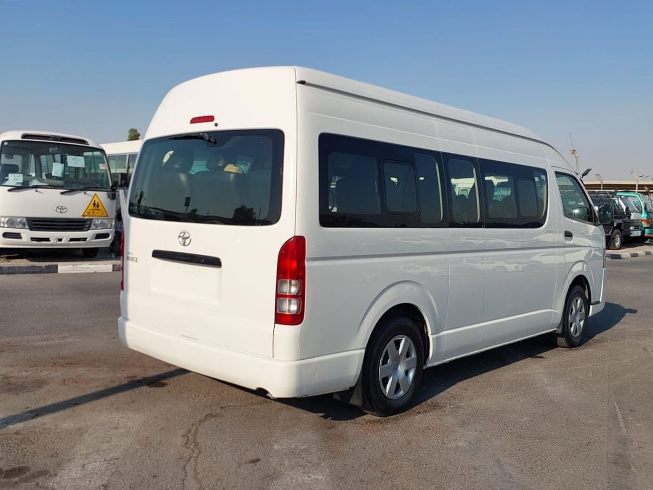 تويوتا هاياس GLX (RAMADAN OFFER) TOYOTA HIACE RHD 2018 MODEL 2.5 L DIESEL MANUAL(PM73780)
