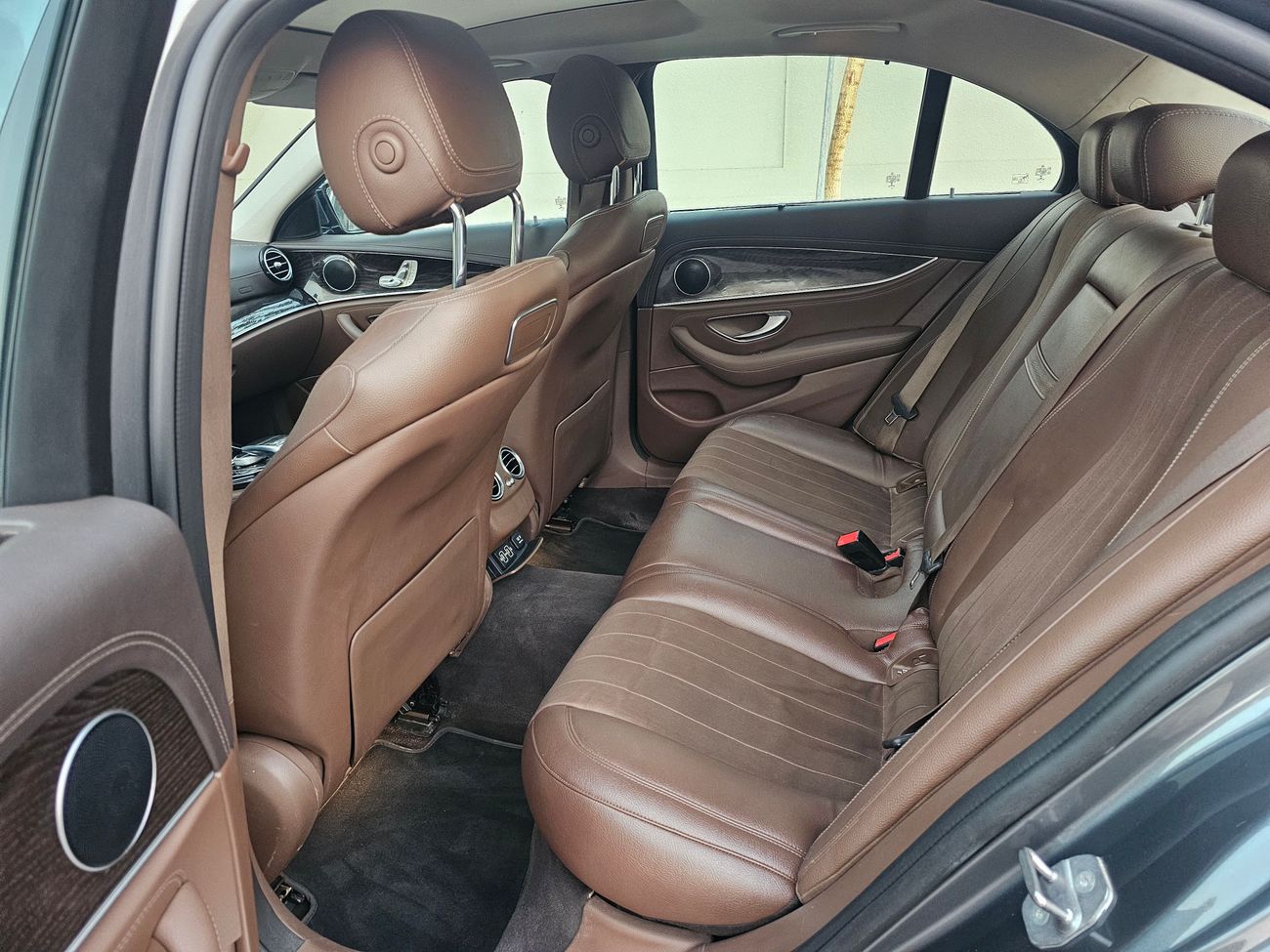 مرسيدس بنز E200