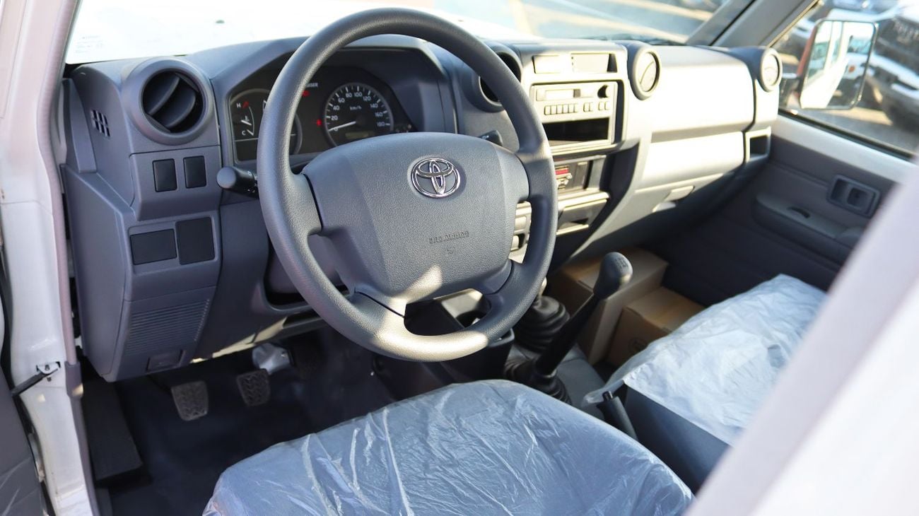 تويوتا لاند كروزر بيك آب LC79، محرك ديزل سعة 4.2 لتر، شاحنة بيك أب مزدوجة الكابينة، قفل تفاضلي، أنبوب تنفس، نظام ABS، نوافذ ك