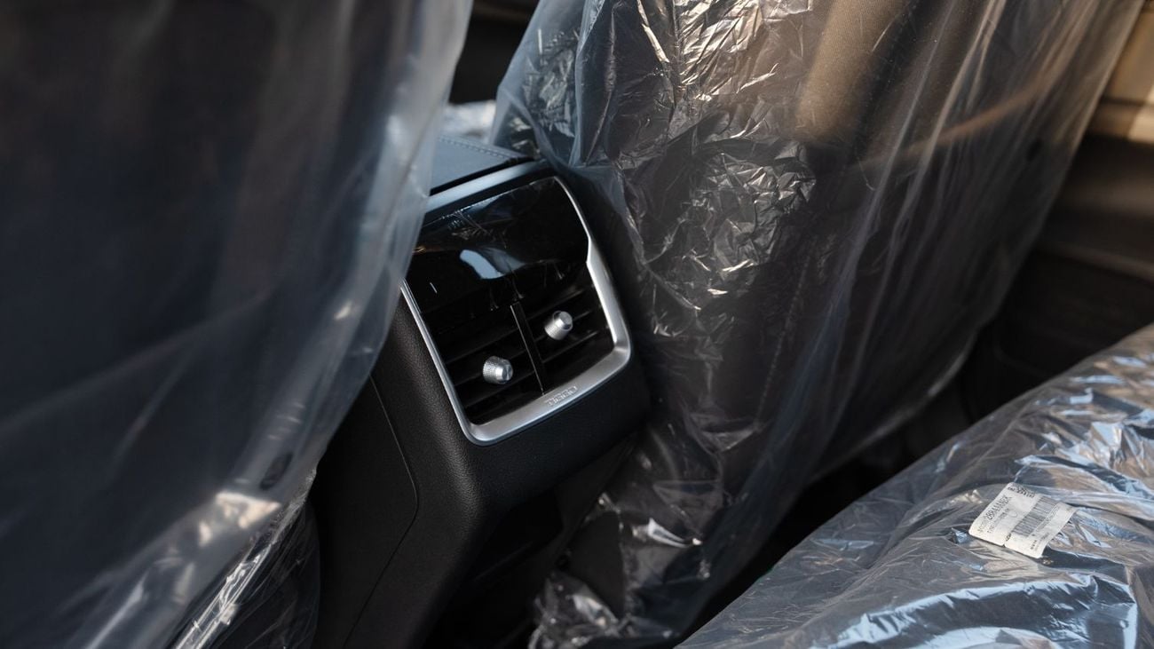 شيري تيجو 4 برو Comfort 1.5L - Grey Inside Black