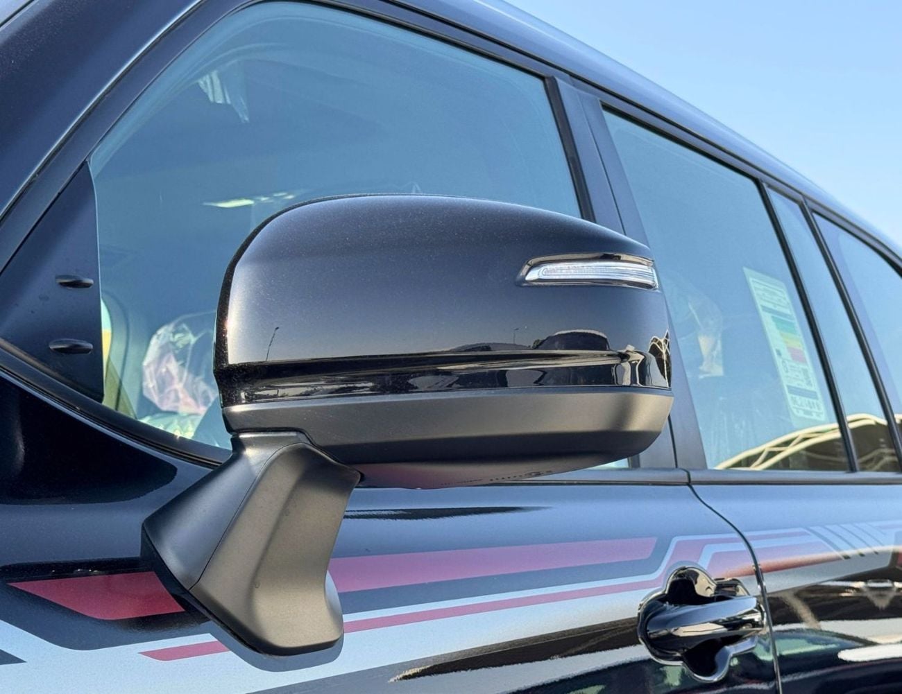 Toyota Land Cruiser GXR || 4.0L PETROL V6 | SUNROOF | LEATHER WITH PWR SEATS | COOL BOX (CODE # GXR4M2)