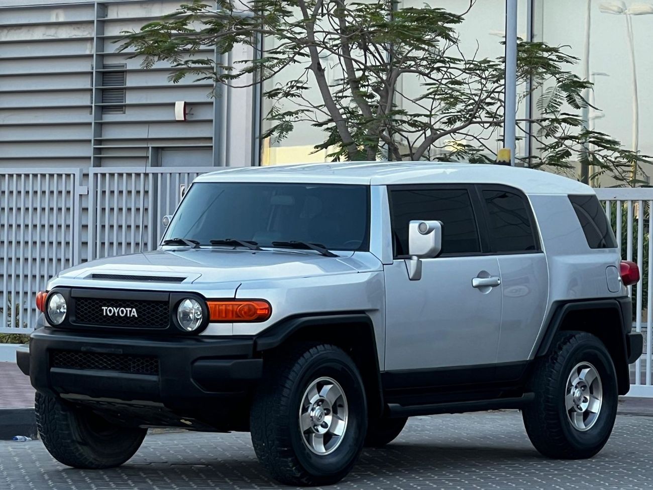 تويوتا إف جي كروزر TOYOTA FJ 2008 GCC GOOD CONDITION INSIDE OUT SIDE