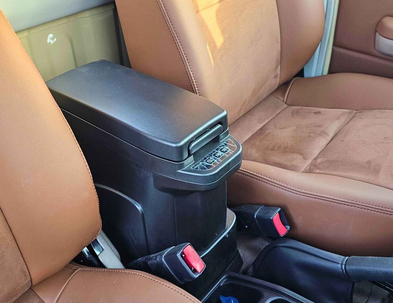 تويوتا لاند كروزر بيك آب LC79 LX / SINGLE CABIN / A/T / 4.0L V6 PETROL / 4WD (CODE # LX-Z)