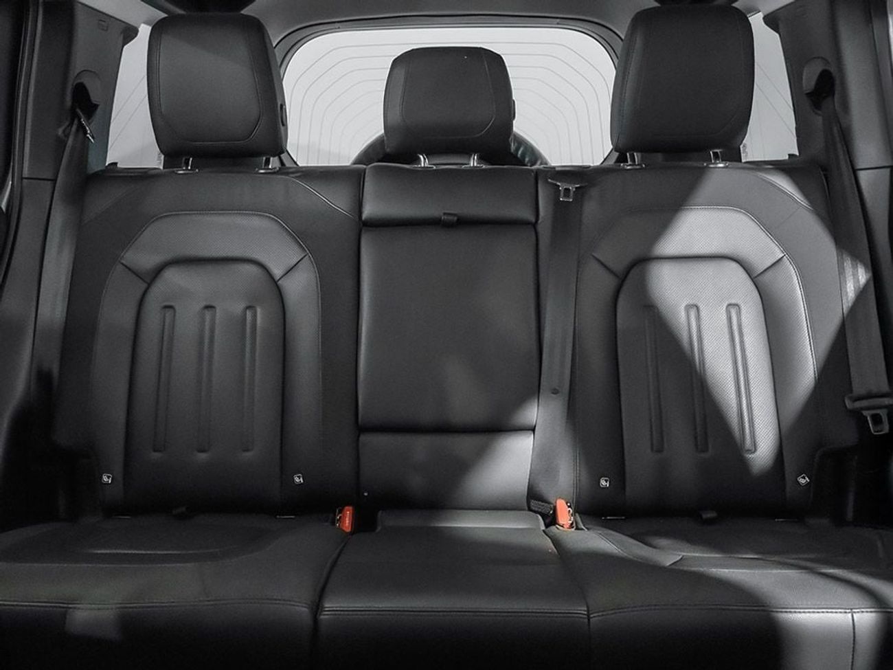 Land Rover Defender P400 110 SE 3.0L (5 Seater)