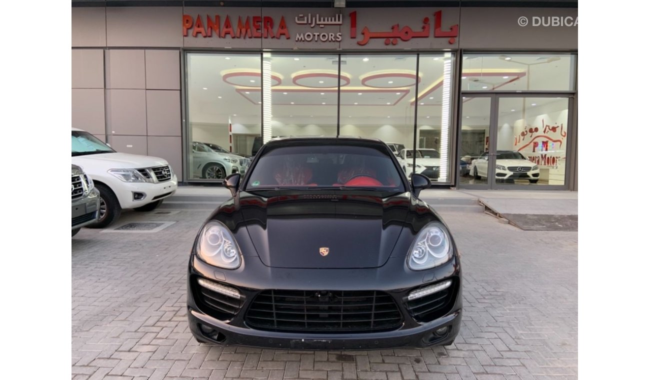 Porsche Cayenne Turbo ‏PORSCHE CAYENNE TURBO 4.8 L V8