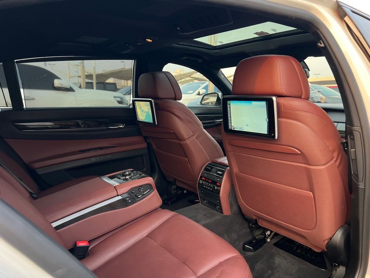 بي أم دبليو 750Li بريستيج بي ام دبليو 750 لارج موديل 2014 مواصفات خليجية صبغ وكالة بدون حوادث