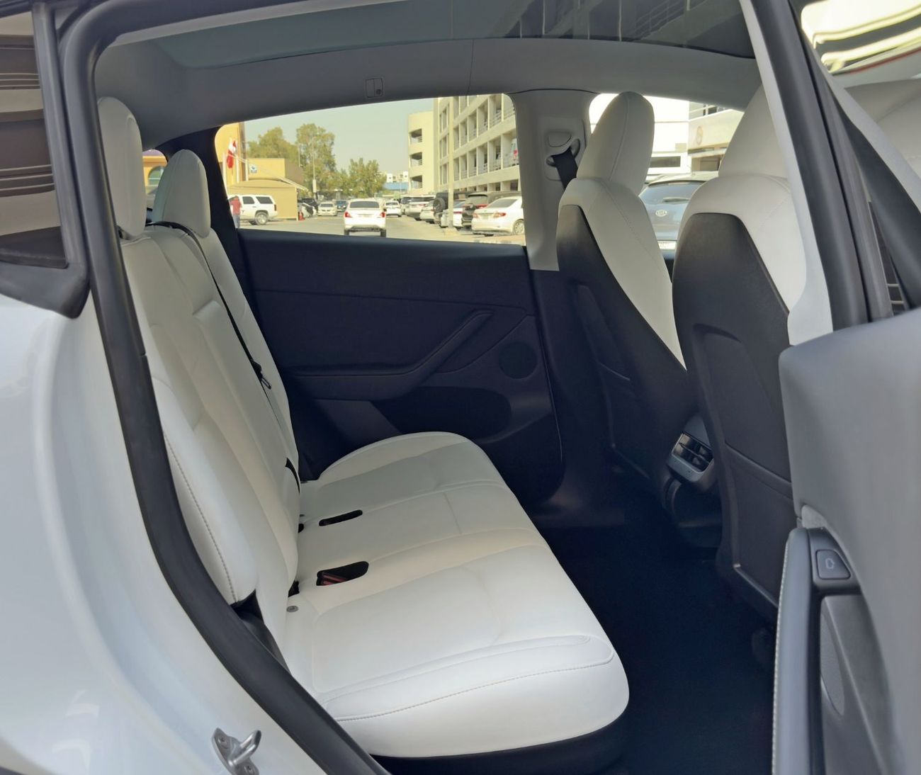 Tesla Model Y Long Range (AWD)