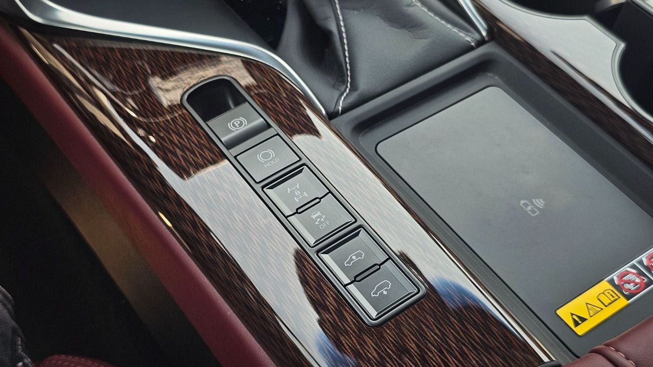 Lexus LX600 SIGNATURE 3.5L, 6-cyl 24 Valve DOHC Turbocharger 7 SEATER 2026