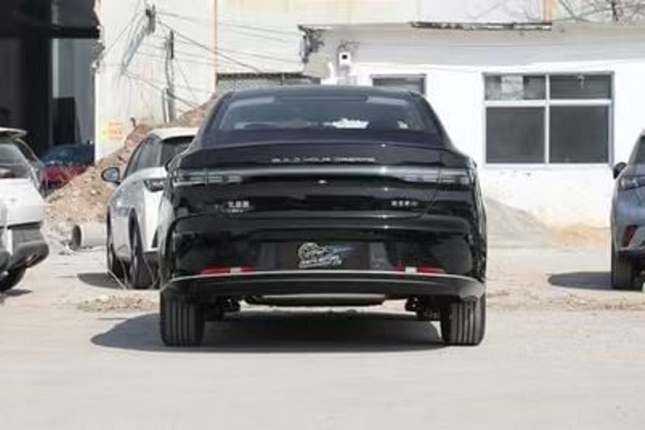 BYD Destroyer 05 Glory Edition DM-i 55KM Luxury Model