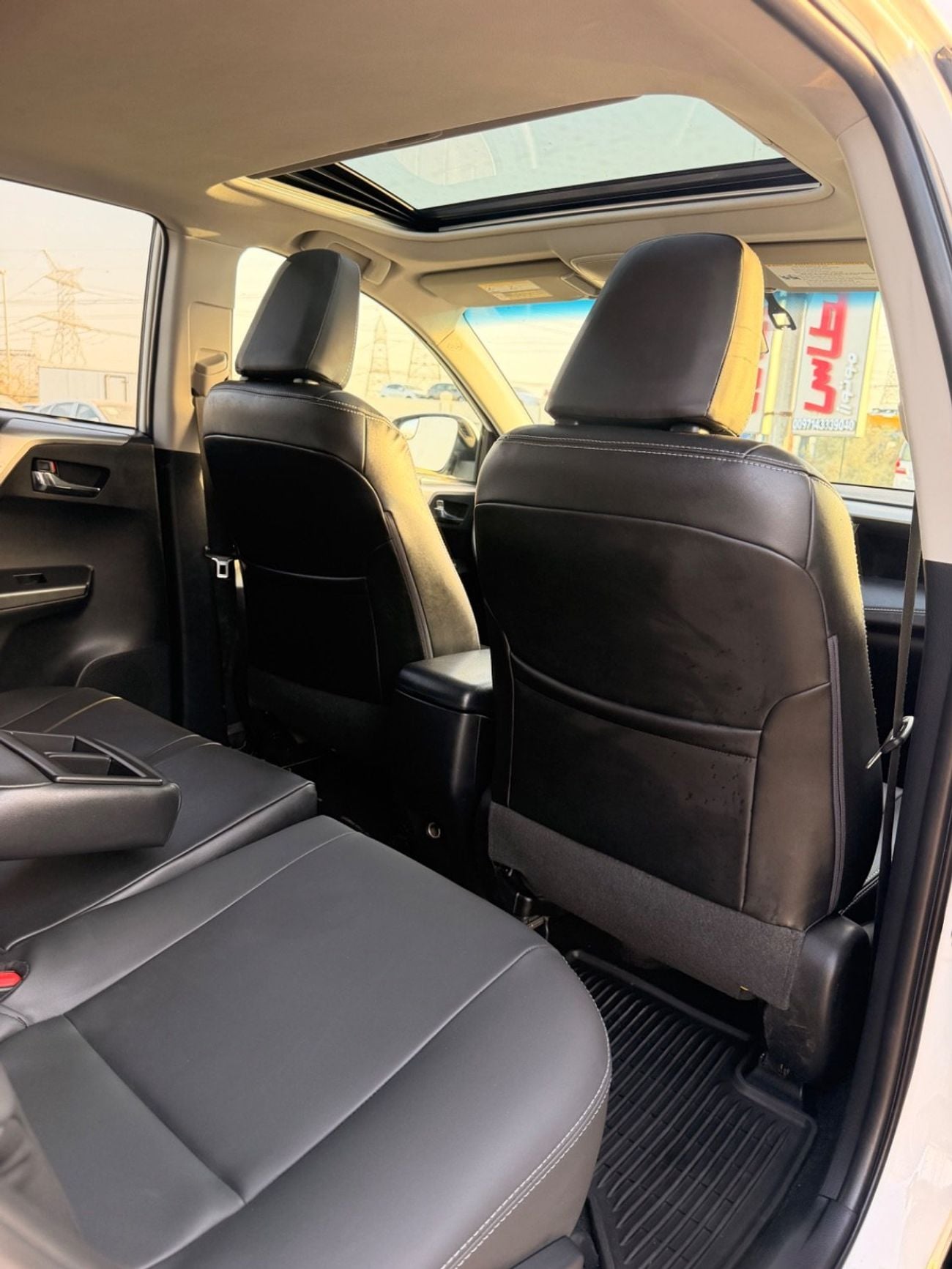 Toyota RAV4 XLE 2.5L / Sunroof, leather seats 2018 morel full option
