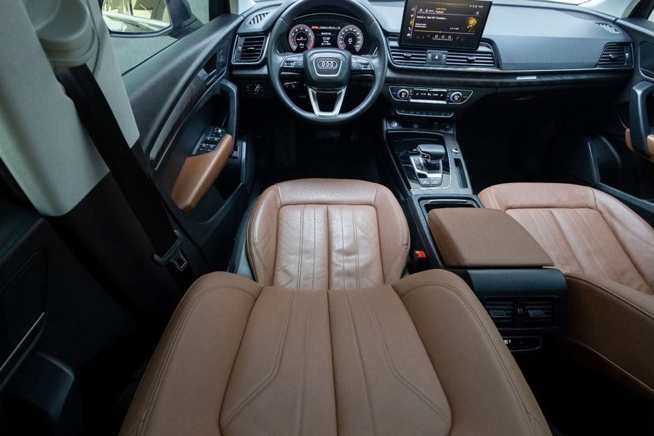 أودي Q5 45 TFSI Quattro 2.0L Audi Q5 45TFSI Quattro 2022 GCC under Agency Warranty and Service Contract with