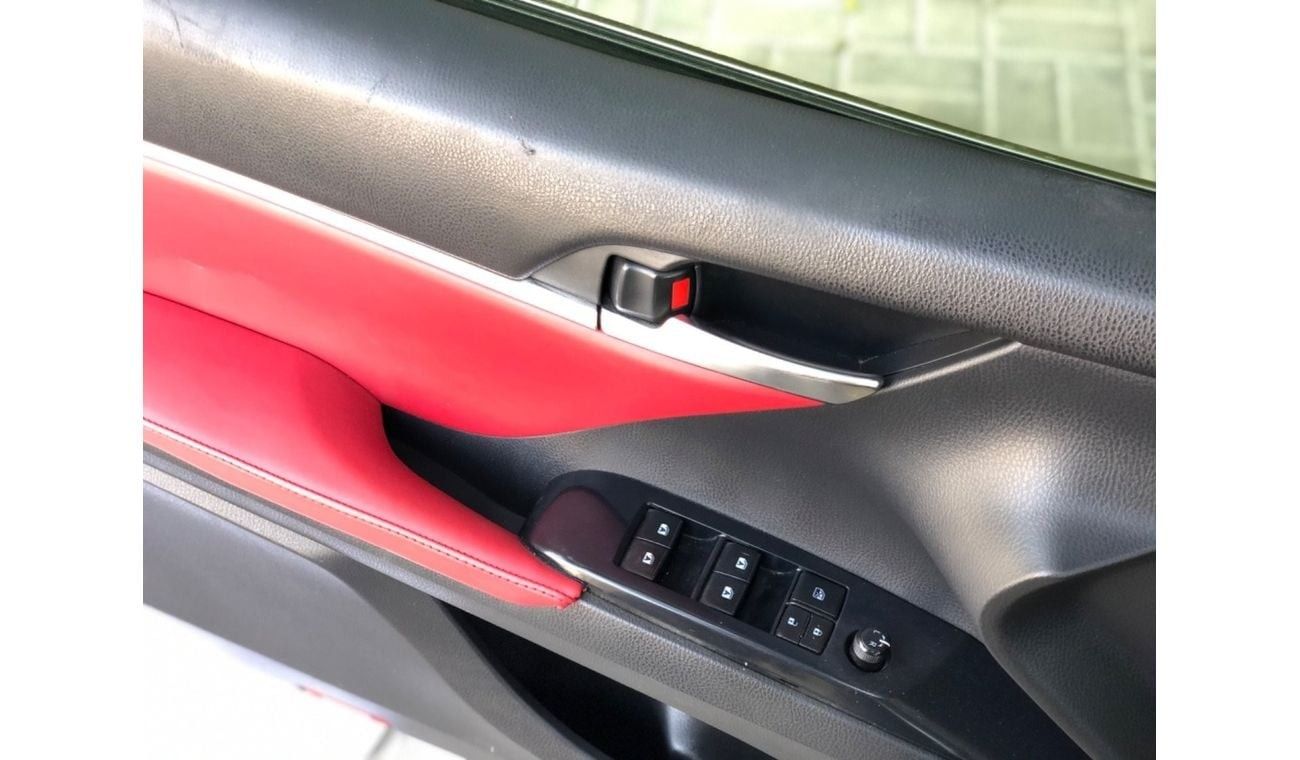 Toyota Camry LE Hybrid 2.5L (TAKCI)