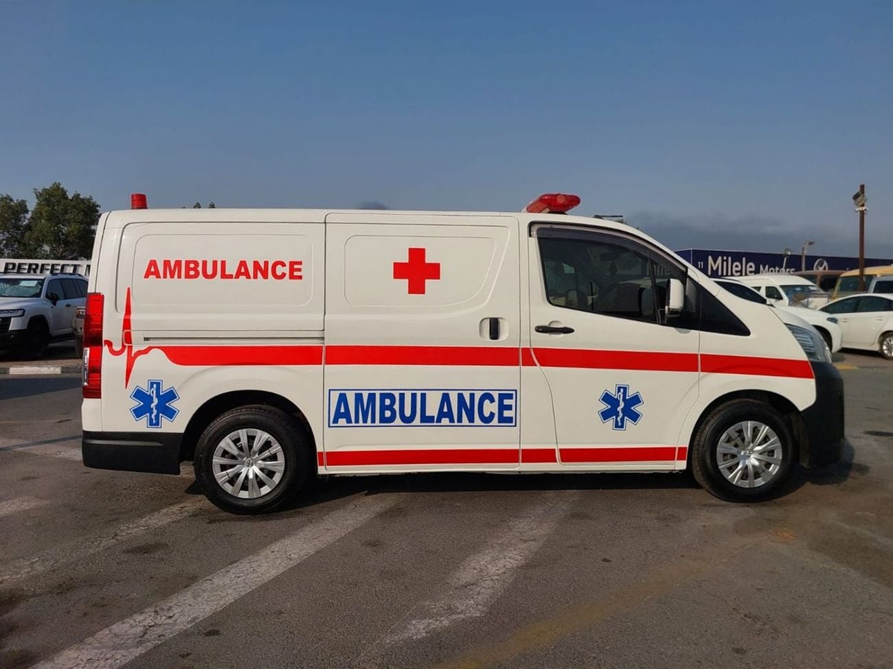 تويوتا هاياس TOYOTA HIACE COMMUTER AMBULANCE VAN RHD 2020 MODEL 2.8 L DIESEL AUTOMATIC(PM19152)