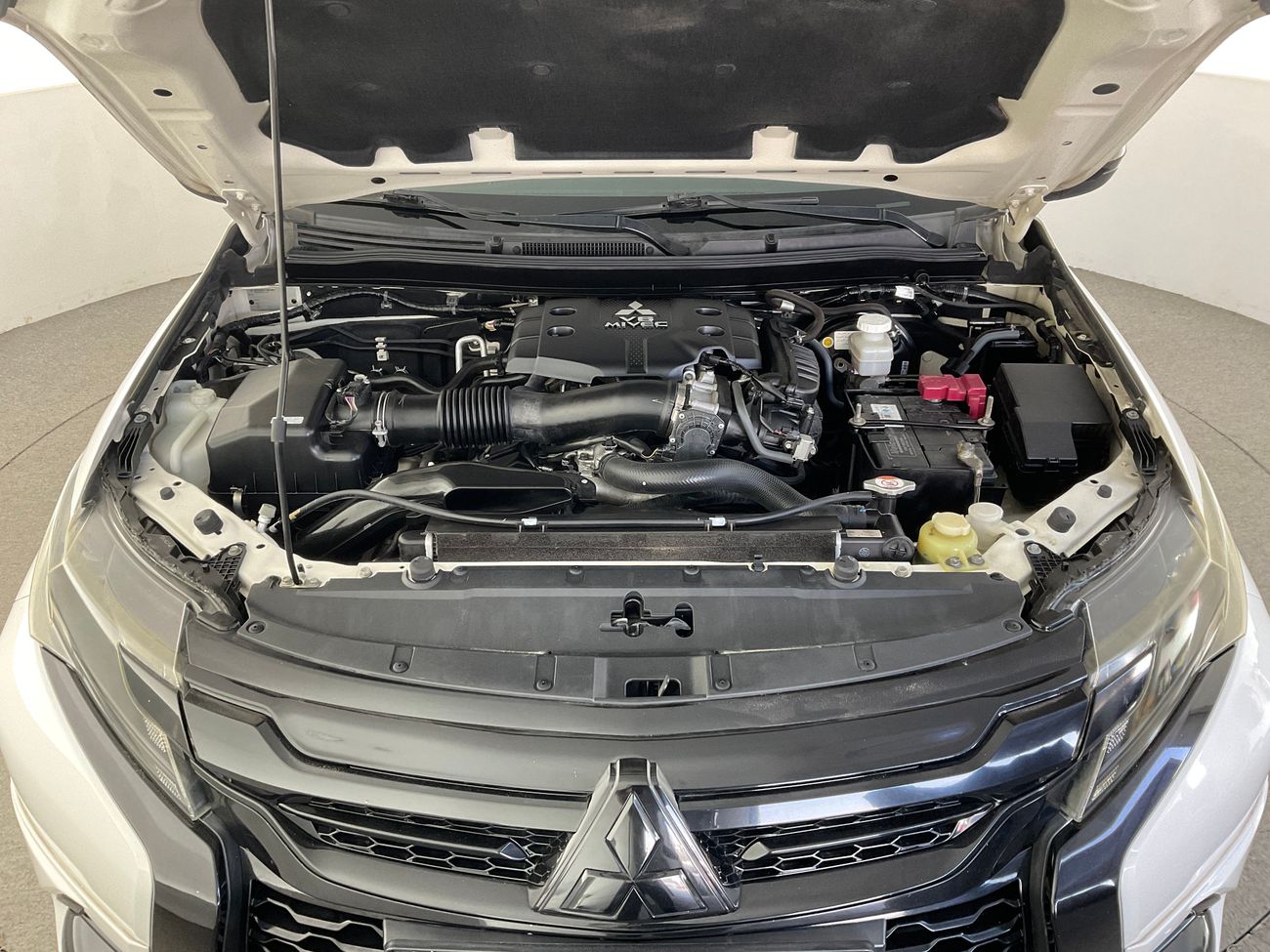 ميتسوبيشي مونتيرو سبورت Signature Edition | شامل الضمان | 0 ﺪﻔﻋﺓ ﺃﻮﻟﻯ