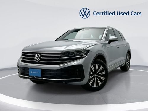Volkswagen Touareg ELEGANCE with Sunroof - Leather Seats 3L | 42,100 AED SAVINGS from New Car