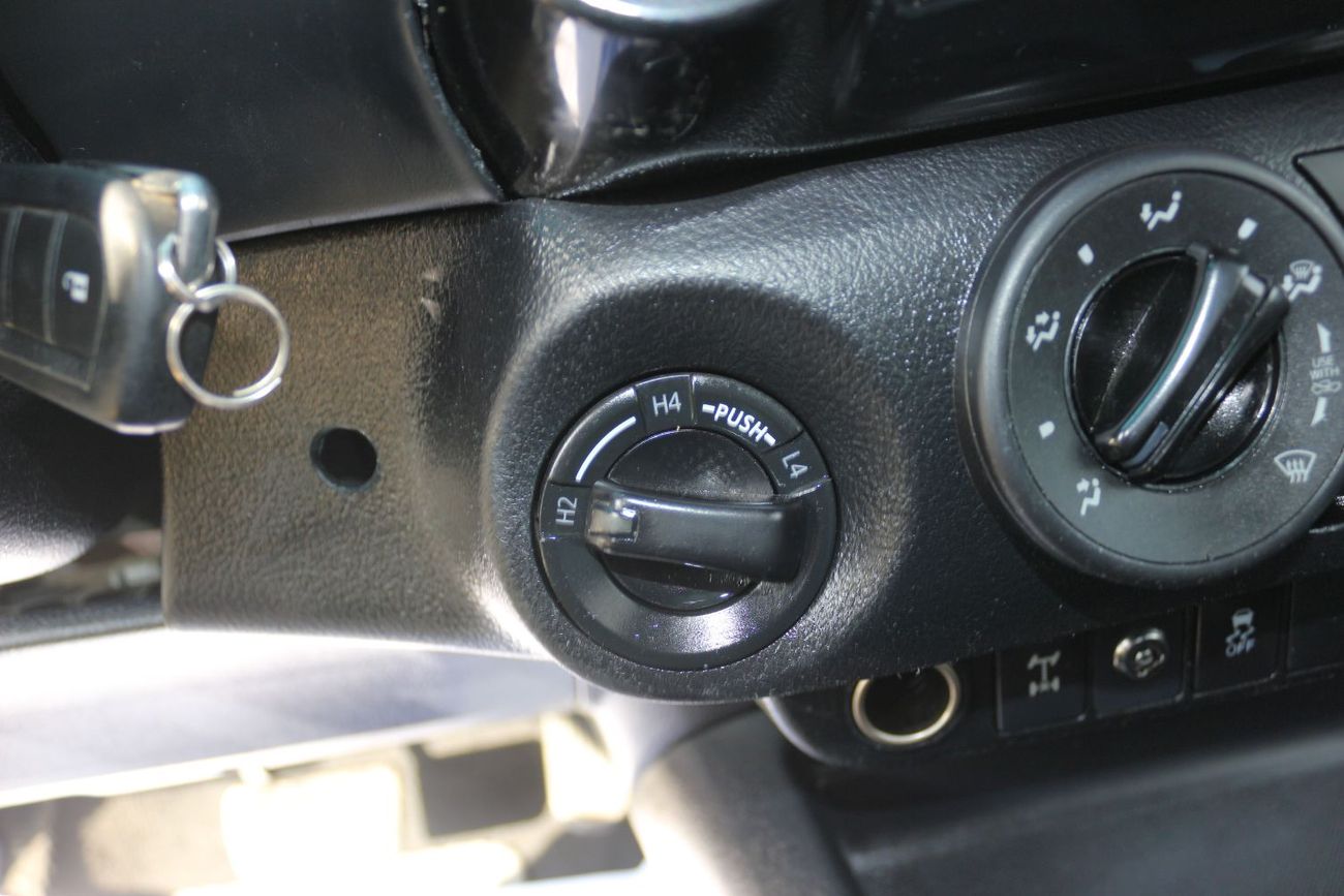 Toyota Hilux S GLX 2.4L AWD A/T TOYOTA HILUX DIESEL FULL OPTIONS 4X4 MODEL 2018 EUROPE EPACE