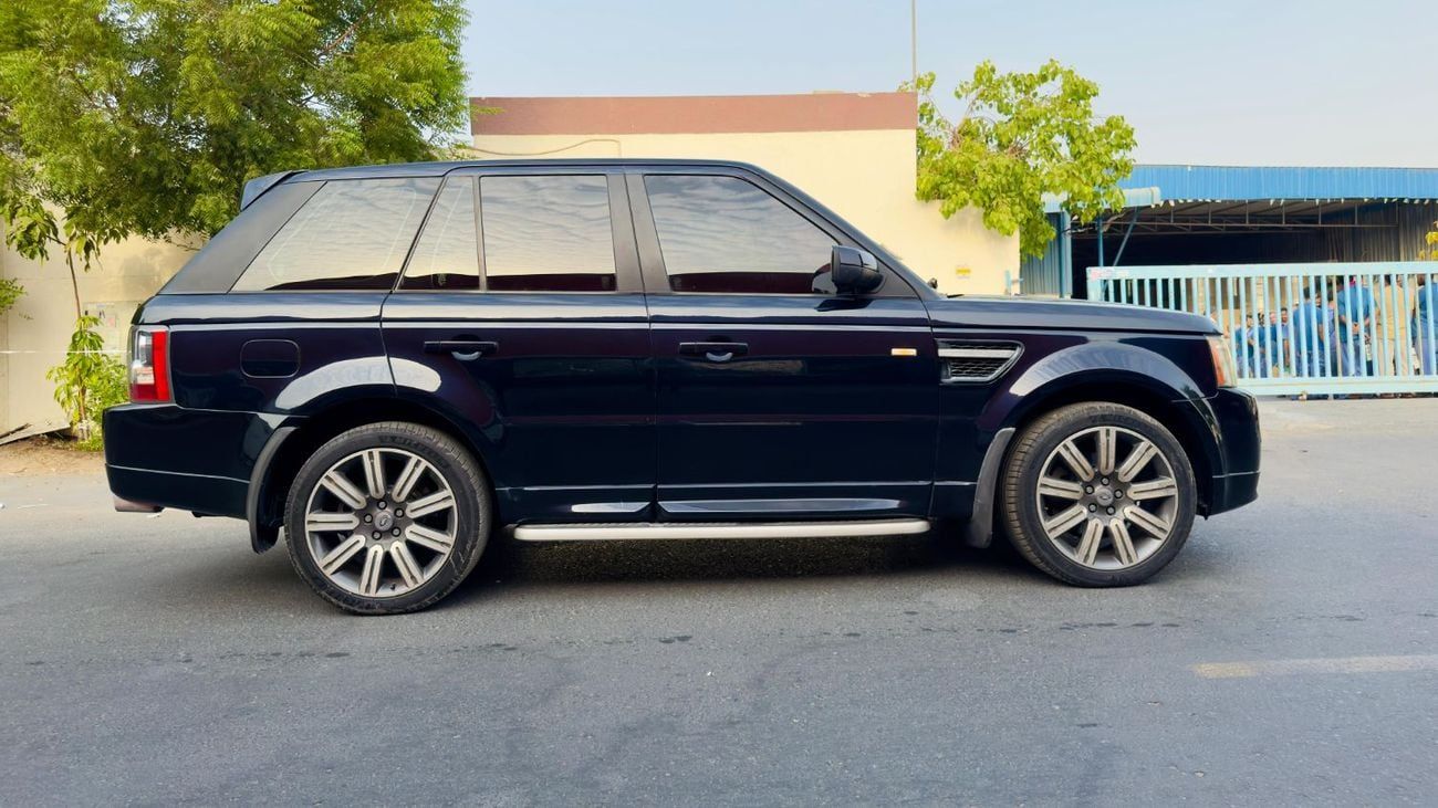 Land Rover Range Rover Sport AUTOMATIC TRANSMISSION | 4.4L PETROL ENGINE | 4WD | PREMIUM LEATHER & MEMORY SEATS | SUNROOF | COOL