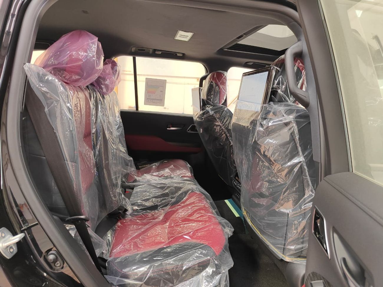 تويوتا لاند كروزر 2025 Toyota Land Cruiser LC300 GR-Sport HEV (Full-Option with Radar) 3.5L V6 Twin Turbo Hybrid Expor